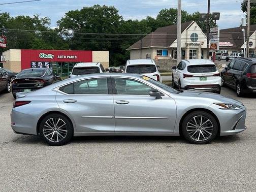 2022 Lexus ES 350 Base