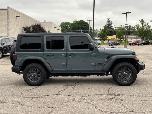2024 Jeep Wrangler Sport
