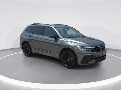 Platinum Gray Metallic 2024 Volkswagen Tiguan 2.0T SE R-Line Black