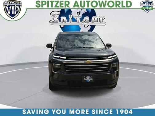 Mosaic Black Metallic 2024 Chevrolet Traverse LT