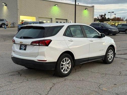 2023 Chevrolet Equinox LS