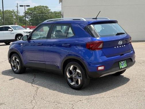 2024 Hyundai VENUE Limited