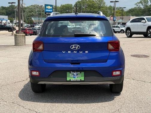 2024 Hyundai VENUE Limited