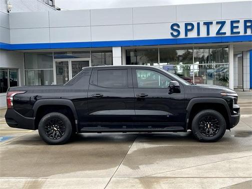 2025 Chevrolet Silverado EV LT