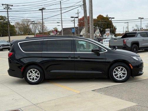 2020 Chrysler Voyager LXI