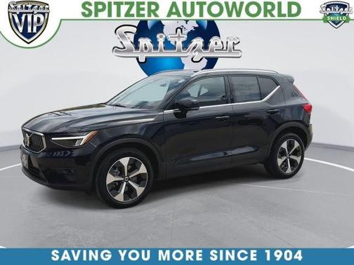 Onyx Black Metallic 2025 Volvo XC40 B5 Plus Bright Theme