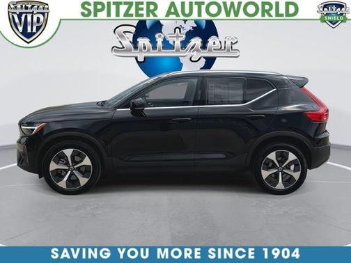 Onyx Black Metallic 2025 Volvo XC40 B5 Plus Bright Theme