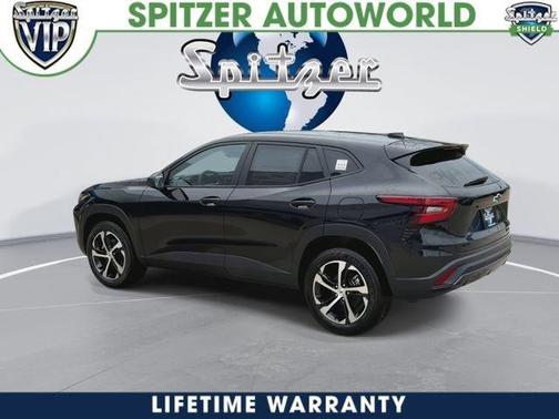 Black 2026 Chevrolet Trax 1RS