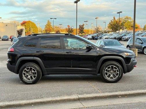 2023 Jeep Cherokee Trailhawk