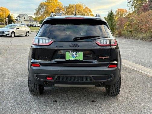 2023 Jeep Cherokee Trailhawk