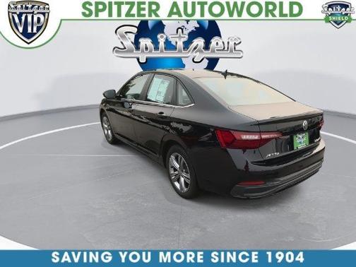 Deep Black Pearl Effect 2024 Volkswagen Jetta 1.5T SE