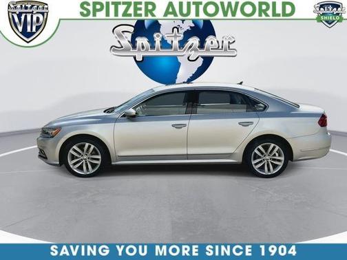 Reflex Silver Metallic 2018 Volkswagen Passat 2.0T SE w/ Technology