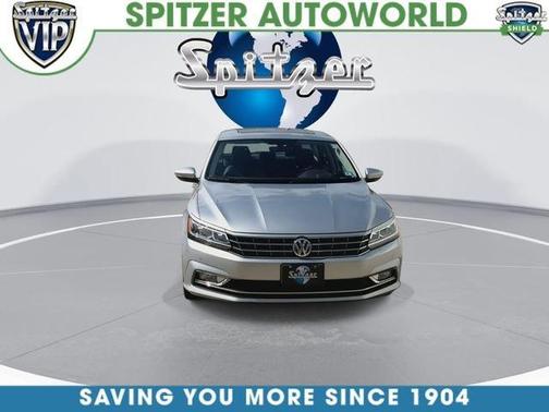 Reflex Silver Metallic 2018 Volkswagen Passat 2.0T SE w/ Technology