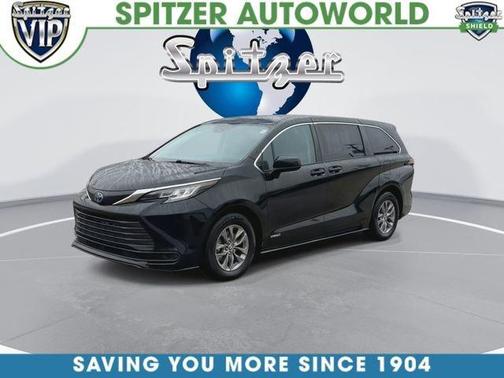 2021 Toyota Sienna LE