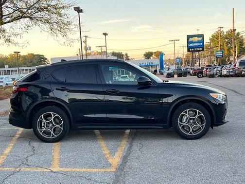 2022 Alfa Romeo Stelvio Sprint