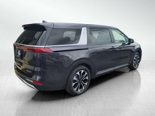 2023 Kia Carnival EX