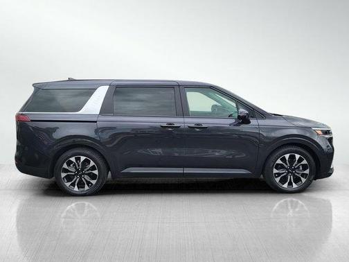 2023 Kia Carnival EX