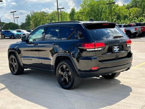 2019 Jeep Grand Cherokee Laredo