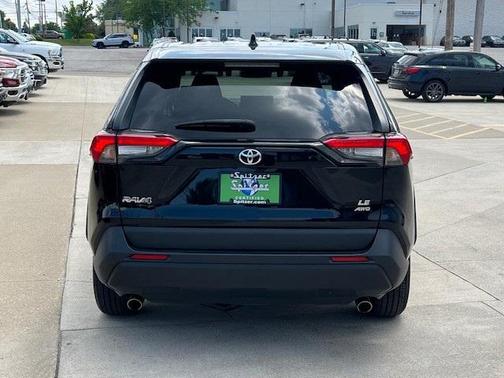 2022 Toyota RAV4 LE