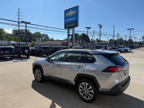 2022 Toyota RAV4 XLE Premium