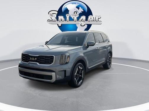 Everlasting Silver 2024 Kia Telluride S