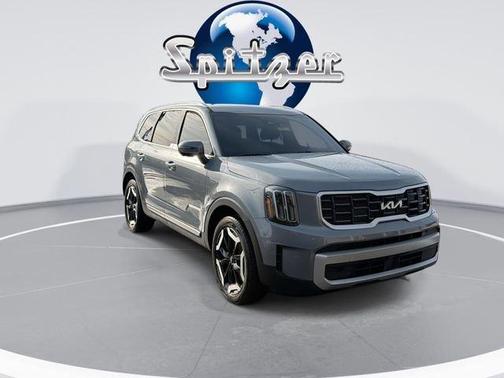 Everlasting Silver 2024 Kia Telluride S