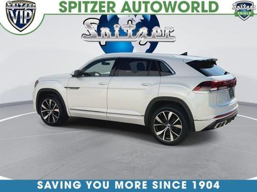 Opal White Pearl Effect 2024 Volkswagen Atlas Cross Sport 2.0T SEL Premium R-Line
