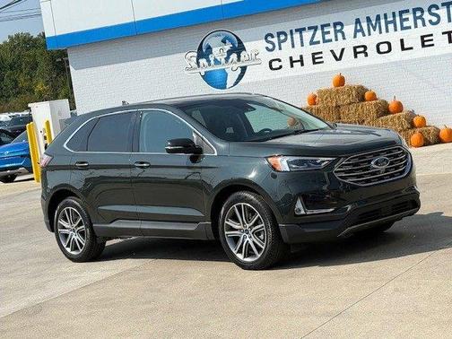 2022 Ford Edge Titanium