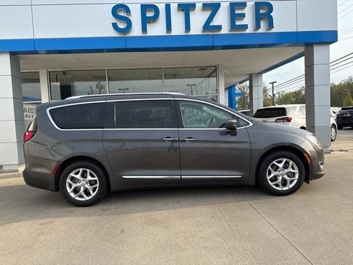 2020 Chrysler Pacifica Touring-L