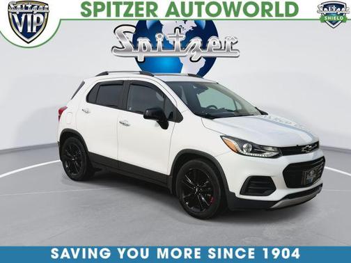 Summit White 2018 Chevrolet Trax LT