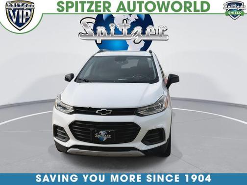 Summit White 2018 Chevrolet Trax LT