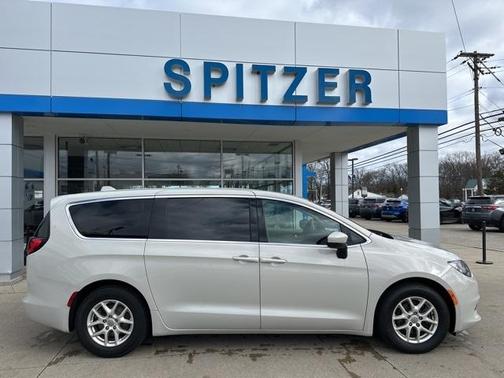 2017 Chrysler Pacifica LX