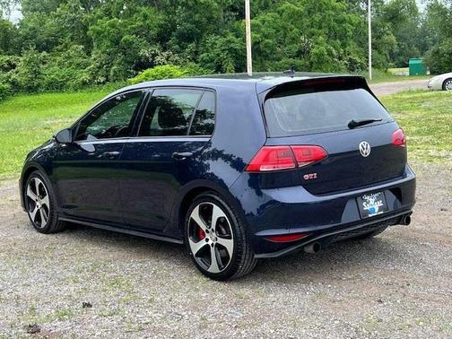 2017 Volkswagen Golf GTI SE 4-Door