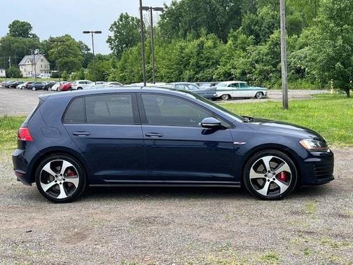 2017 Volkswagen Golf GTI SE 4-Door