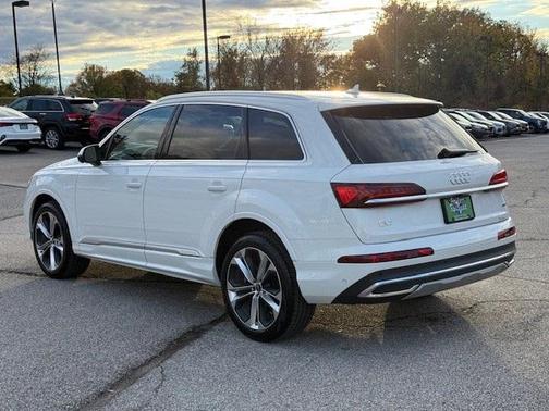 2022 Audi Q7 55 Premium Plus