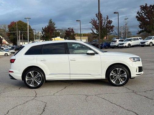 2022 Audi Q7 55 Premium Plus