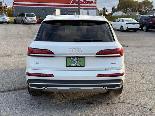 2022 Audi Q7 55 Premium Plus