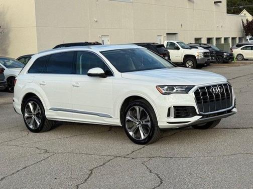 2022 Audi Q7 55 Premium Plus
