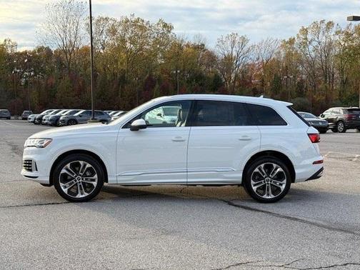 2022 Audi Q7 55 Premium Plus