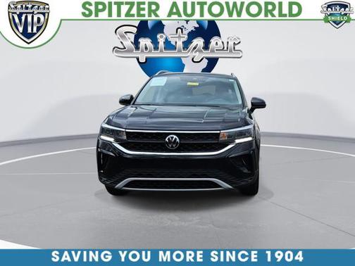 Deep Black Pearl Effect 2023 Volkswagen Taos 1.5T SE