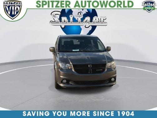 Granite Pearlcoat 2018 Dodge Grand Caravan SE