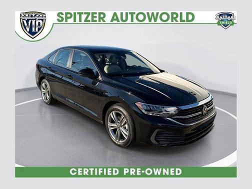 Deep Black Pearl Effect 2024 Volkswagen Jetta 1.5T SE