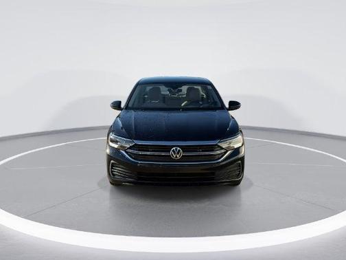Deep Black Pearl Effect 2024 Volkswagen Jetta 1.5T SE