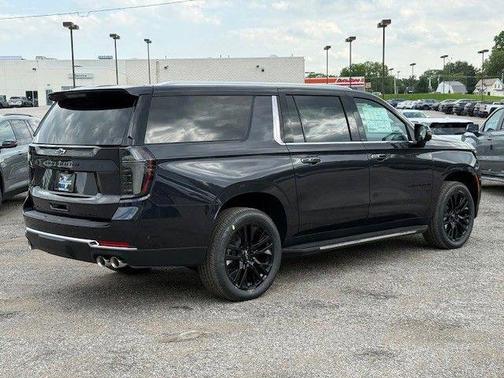 2025 Chevrolet Suburban Premier