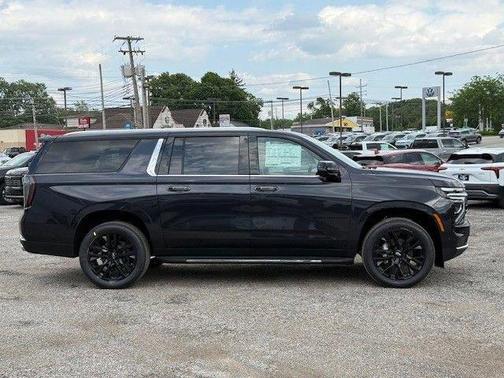 2025 Chevrolet Suburban Premier