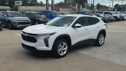 Summit White 2024 Chevrolet Trax LS