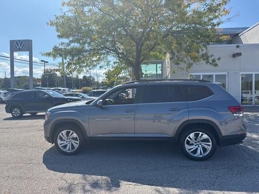 2022 Volkswagen Atlas 3.6L SE w/Technology