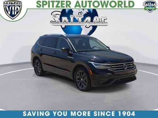 Deep Black Pearl Effect 2022 Volkswagen Tiguan 2.0T SE