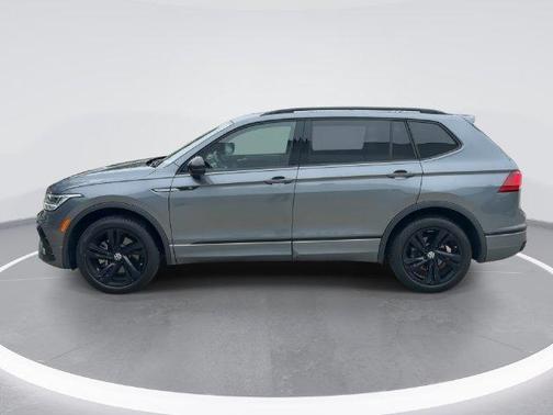 Platinum Gray Metallic 2024 Volkswagen Tiguan 2.0T SE R-Line Black
