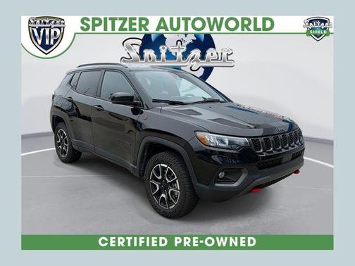 Diamond Black 2024 Jeep Compass Trailhawk